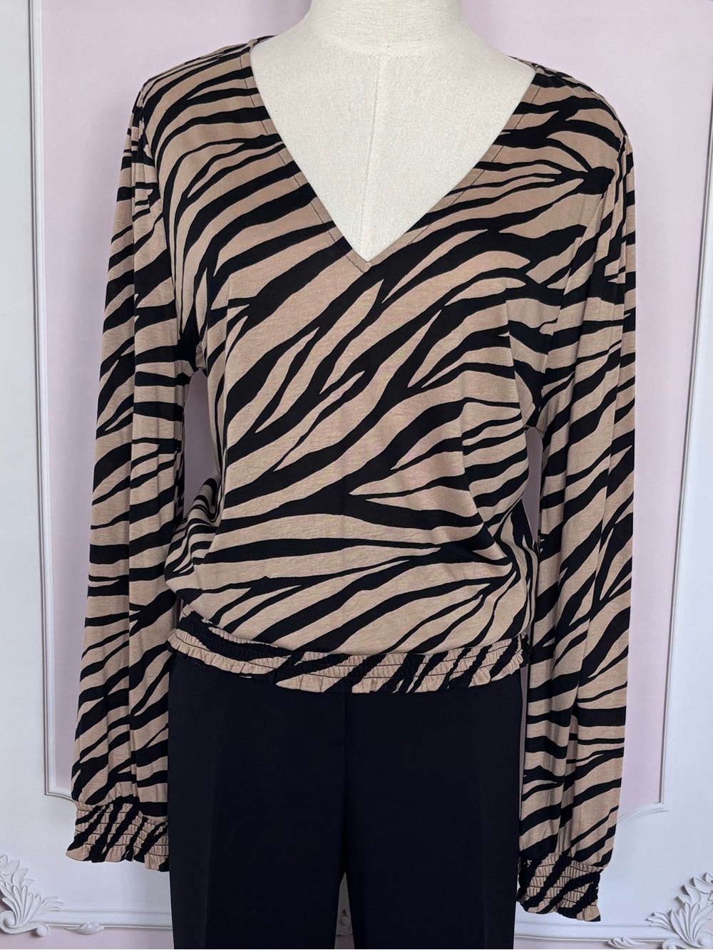 MICHAEL KORS Long Sleeve Tan & Black Zebra Print Smocked Waist Top--NWT--PL - Picture 2 of 15